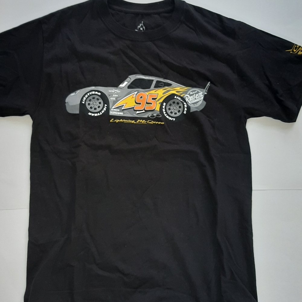 Mens Medium Disney Cars Land Lightning McQueen Tee